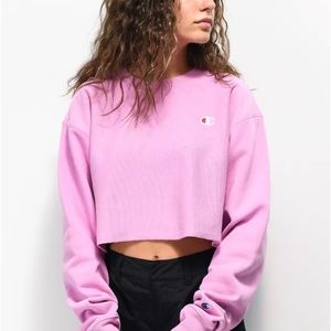 Champion Logo Cropped Crew Sweatshirt in Pink. Size XL